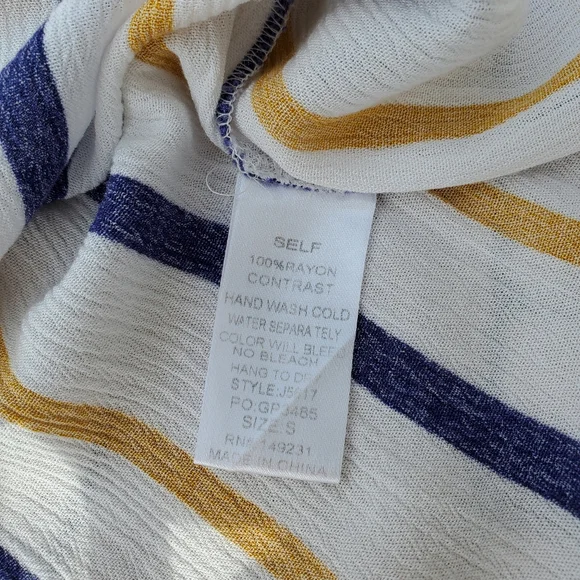 KORI, top, off shoulder - Picture 4 of 11